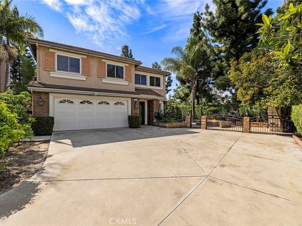 74 Linhaven, Irvine, CA 92602