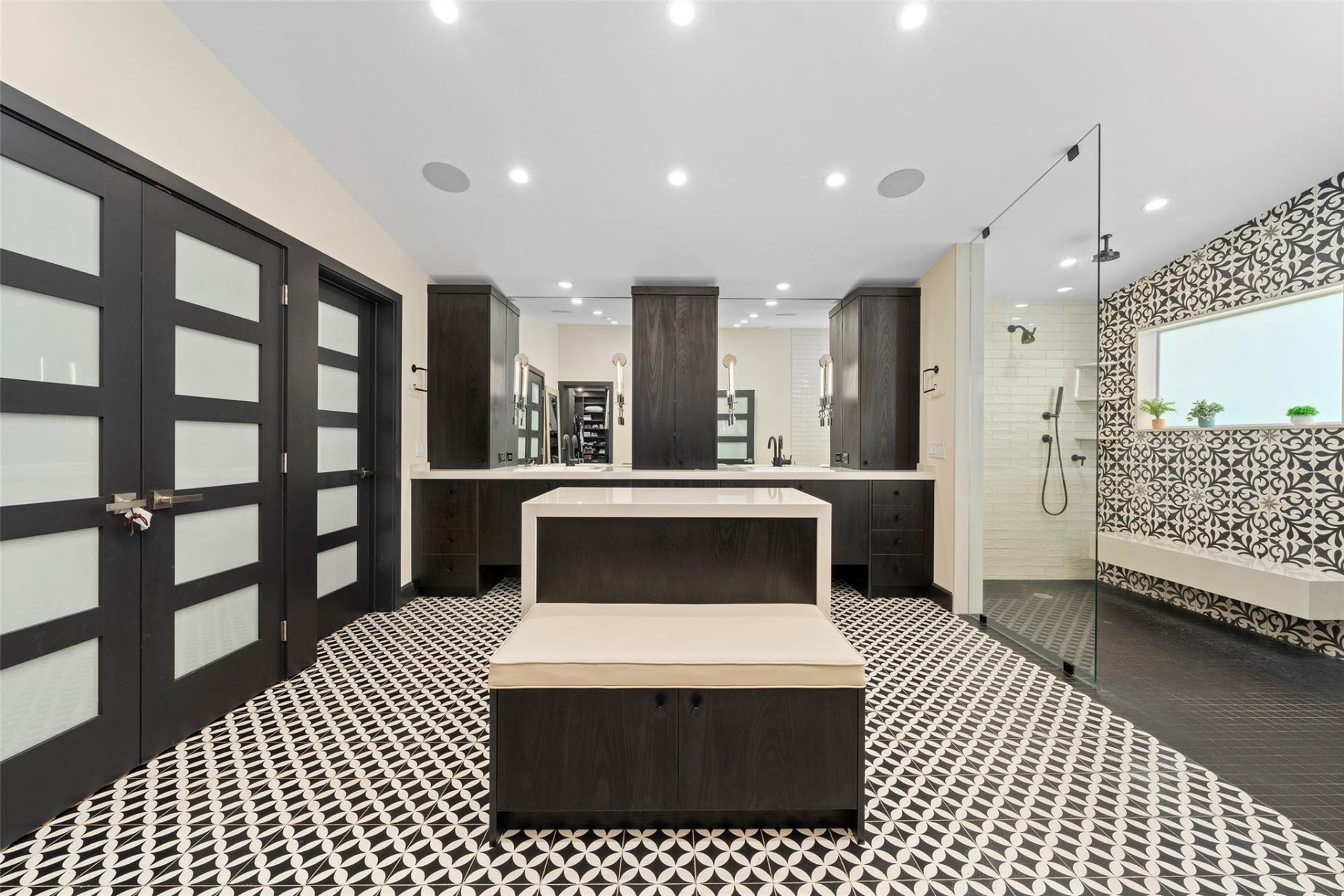 330 Royal Plaza Drive, Fort Lauderdale, FL 33301 Photo