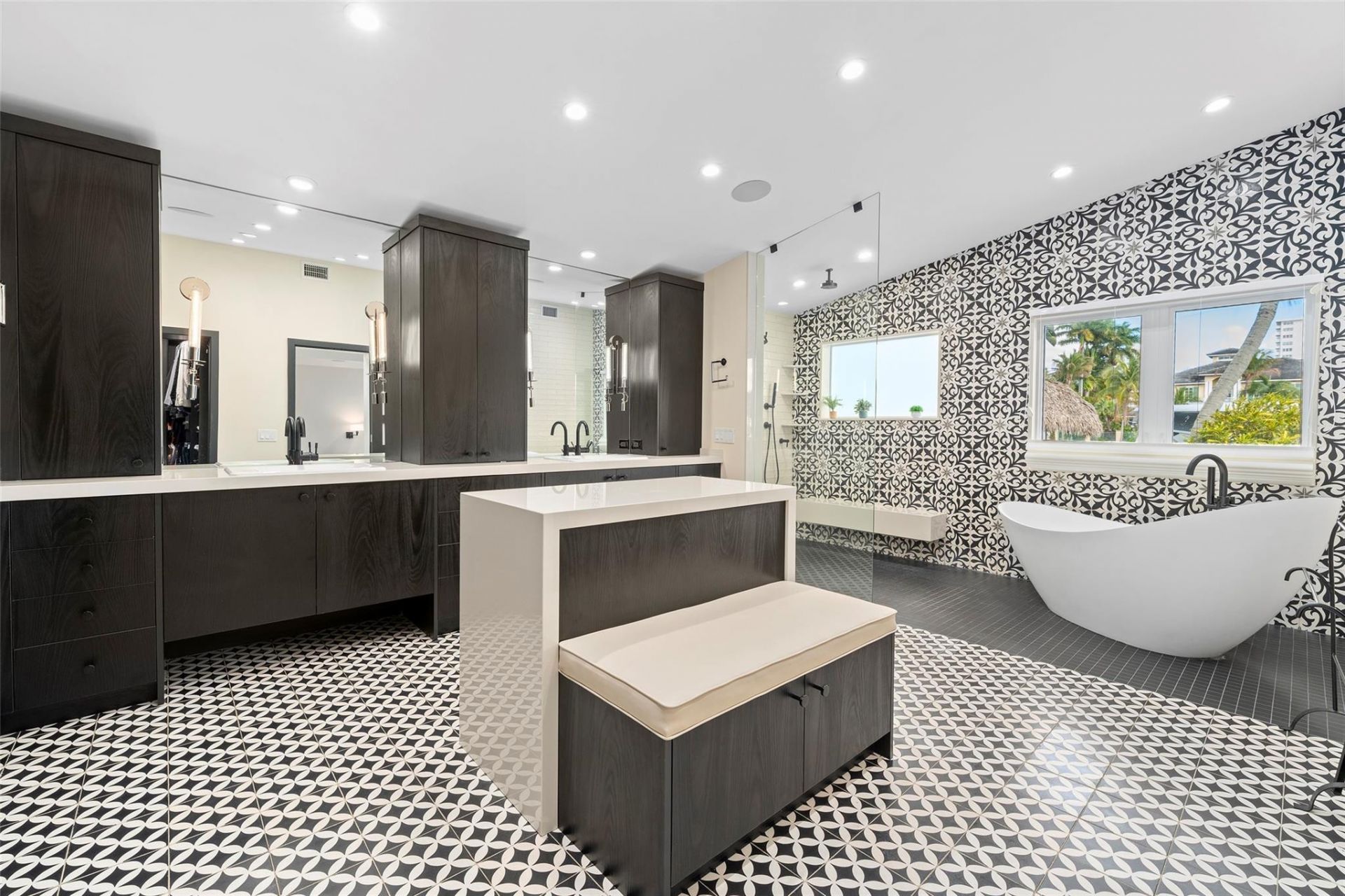 330 Royal Plaza Drive, Fort Lauderdale, FL 33301 Photo