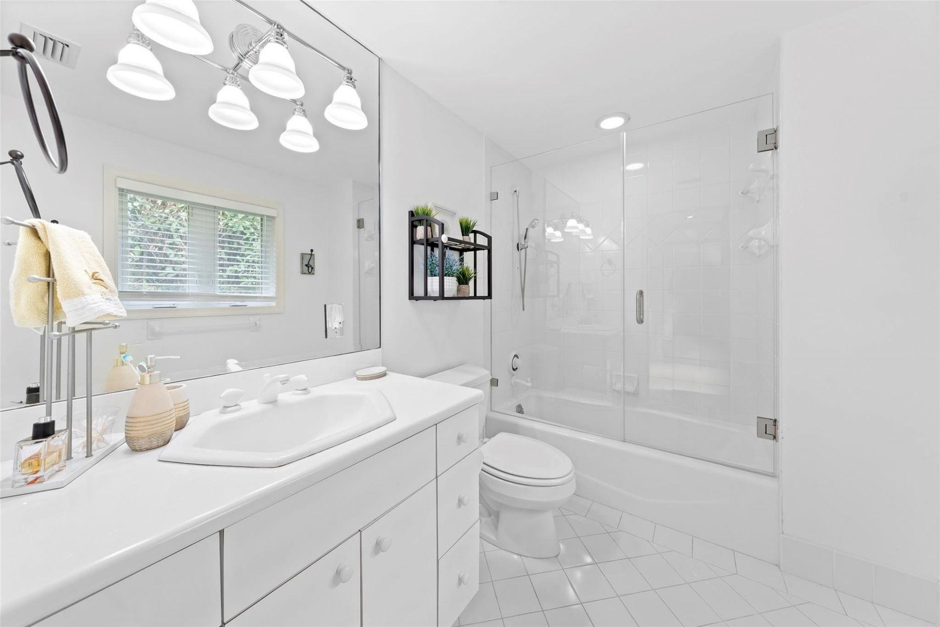 330 Royal Plaza Drive, Fort Lauderdale, FL 33301 Photo