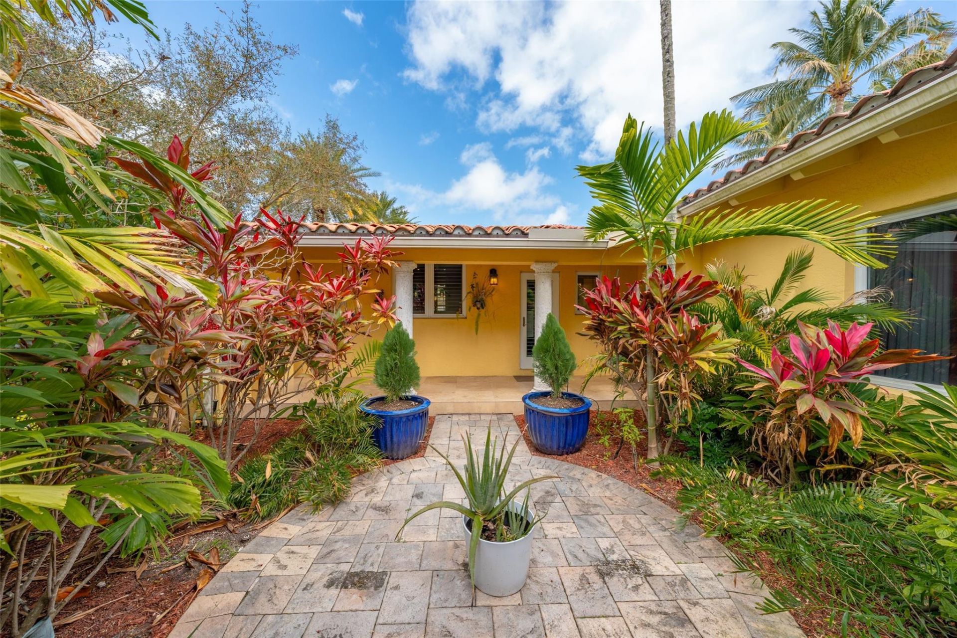 330 Royal Plaza Drive, Fort Lauderdale, FL 33301 Photo