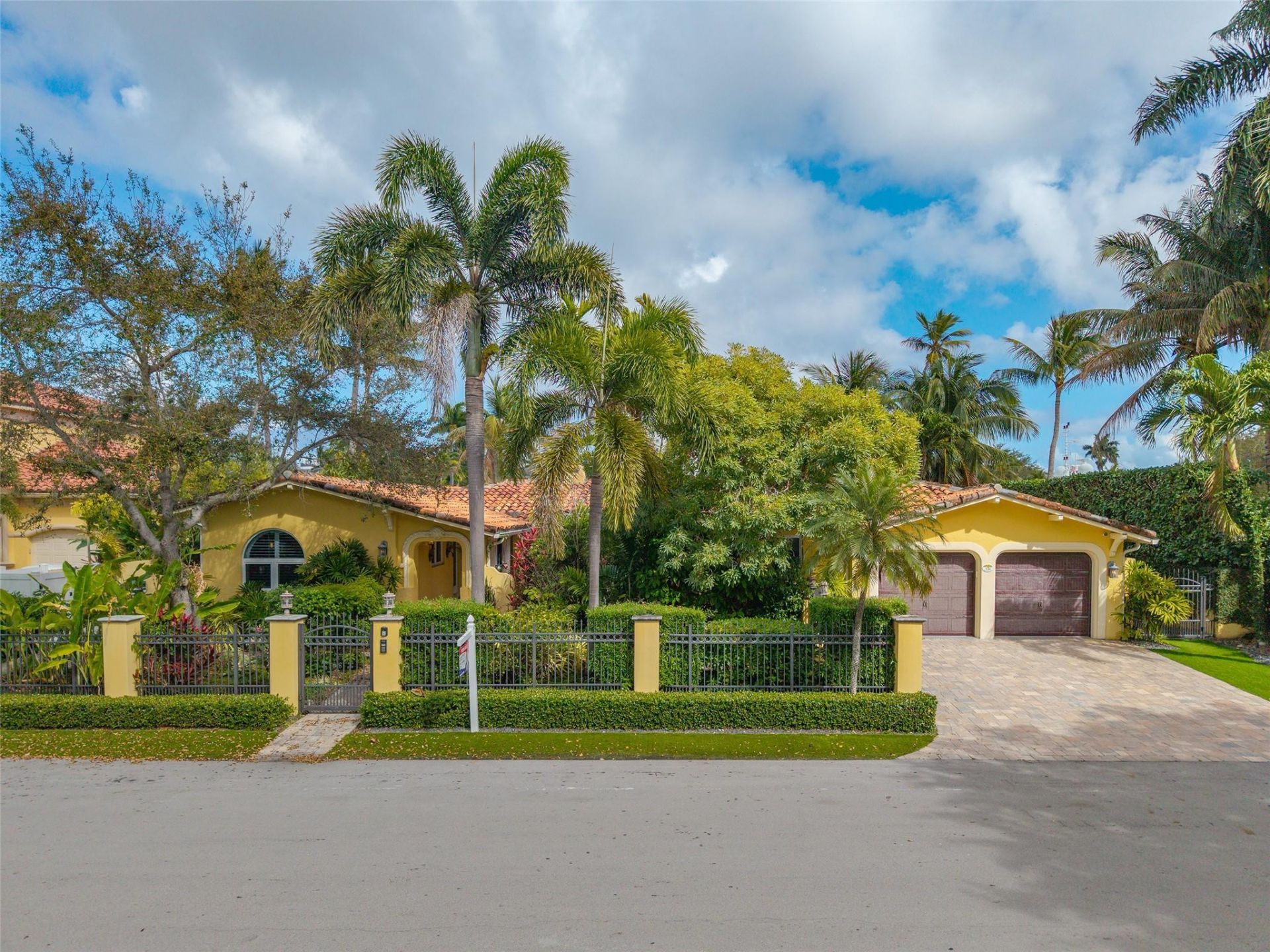 330 Royal Plaza Drive, Fort Lauderdale, FL 33301 Photo