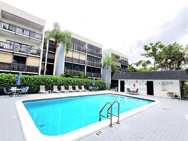1021 Mockingbird Ln, Unit 114, Plantation, FL 33324
