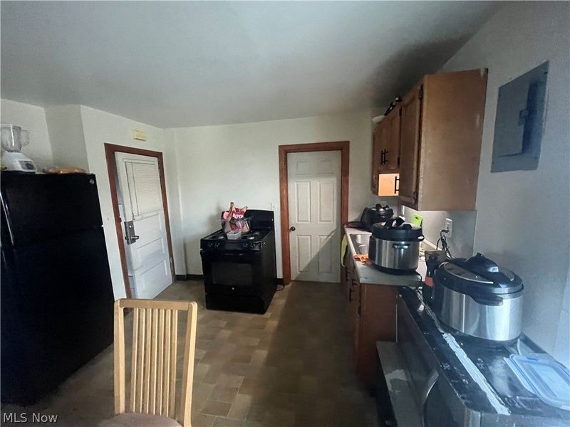 3688 W 15th Street, Cleveland, OH 44109 Photo 25