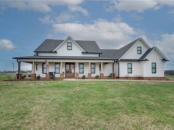 2453 Boone Ford Road SE, Calhoun, GA 30701