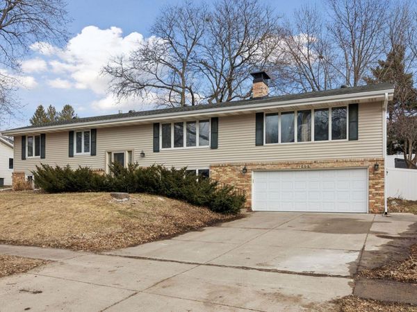 11205 River Hills Drive, Burnsville, MN 55337