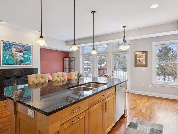 1060 Grand Avenue, Unit 204, Saint Paul, MN 55105