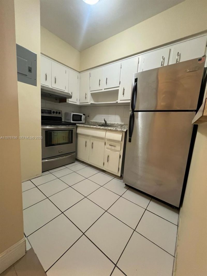 600 Layne Blvd , Unit 210, Hallandale Beach, FL 33009 Photo