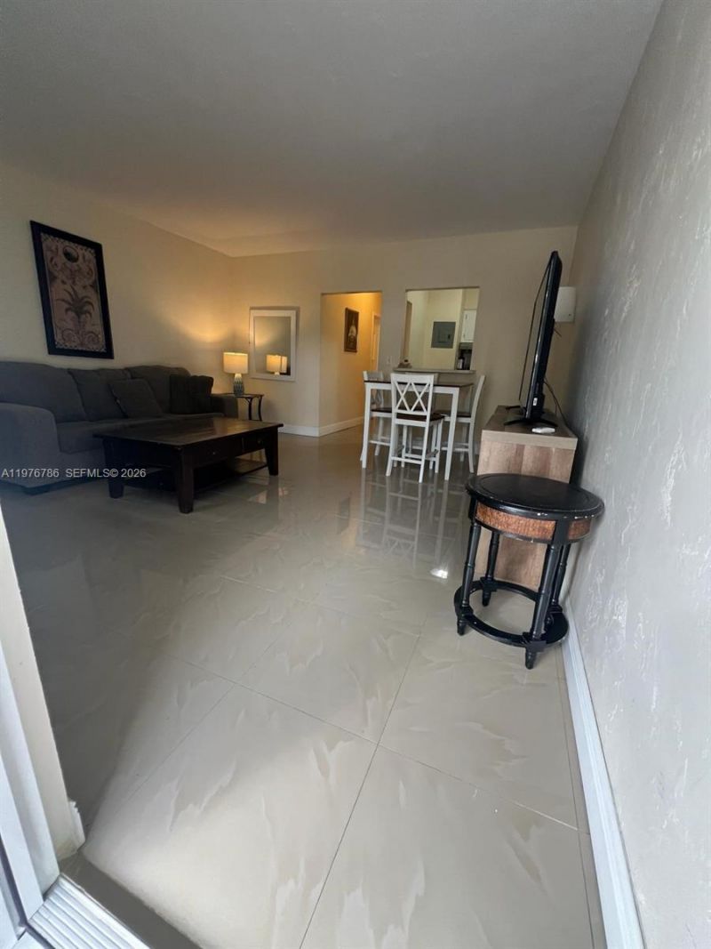 600 Layne Blvd , Unit 210, Hallandale Beach, FL 33009 Photo