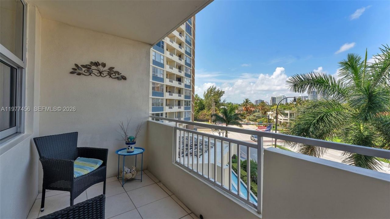 3180 S Ocean Dr , Unit 322, Hallandale Beach, FL 33009 Photo