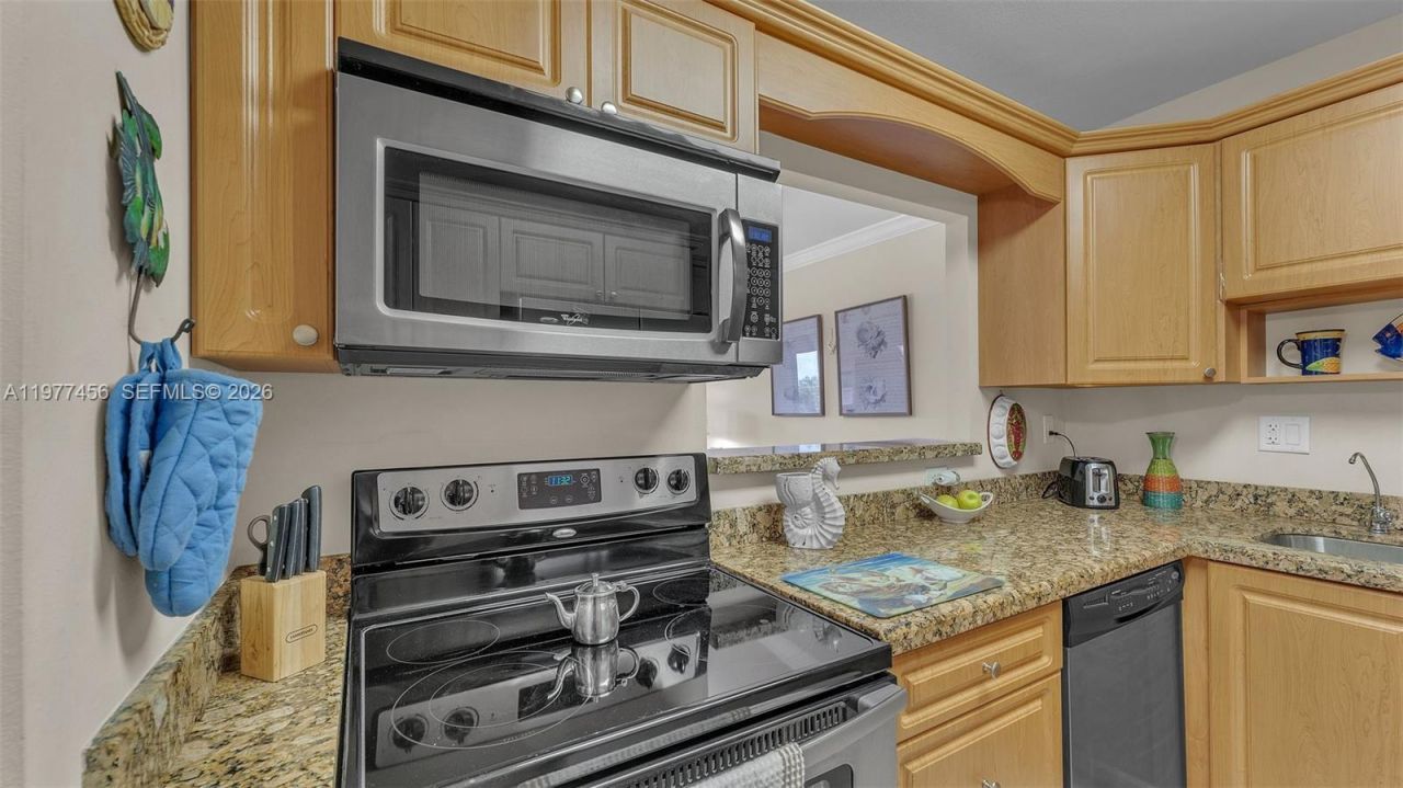 3180 S Ocean Dr , Unit 322, Hallandale Beach, FL 33009 Photo