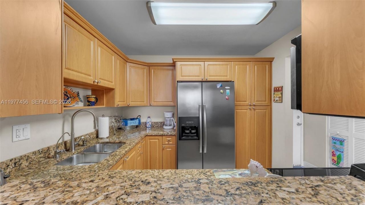 3180 S Ocean Dr , Unit 322, Hallandale Beach, FL 33009 Photo