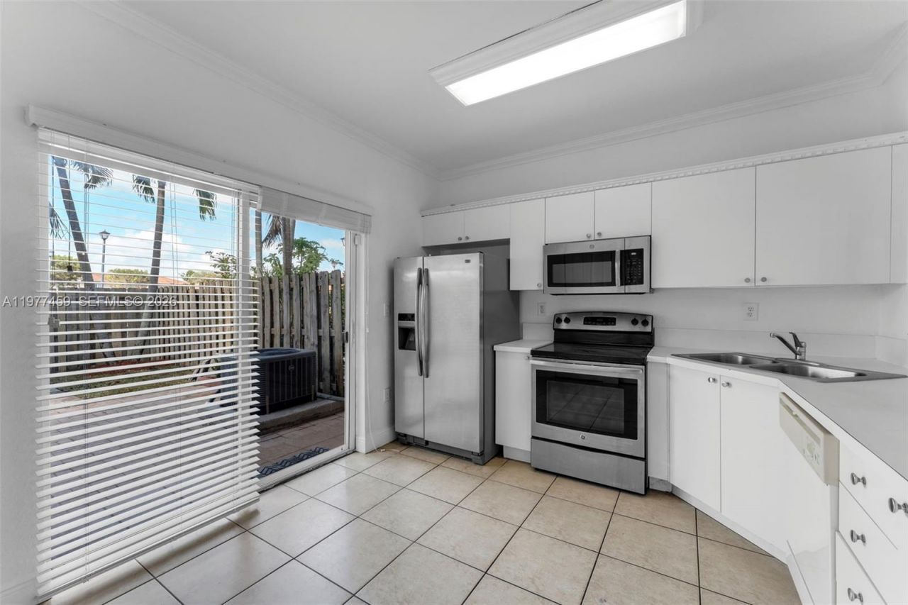 17040 SW 137th Pl , Miami, FL 33177 Photo