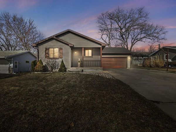 305 Meadow Lane, Poynette, WI 53955