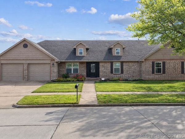 7705 N 127th East Avenue, Owasso, OK 74055