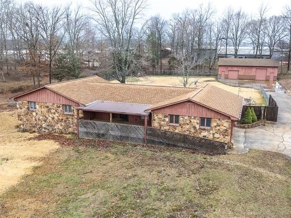 2305 Lee St , Poplar Bluff, MO 63901