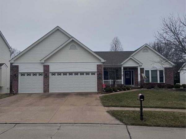 10239 Hartshill Lane, St Louis, MO 63128