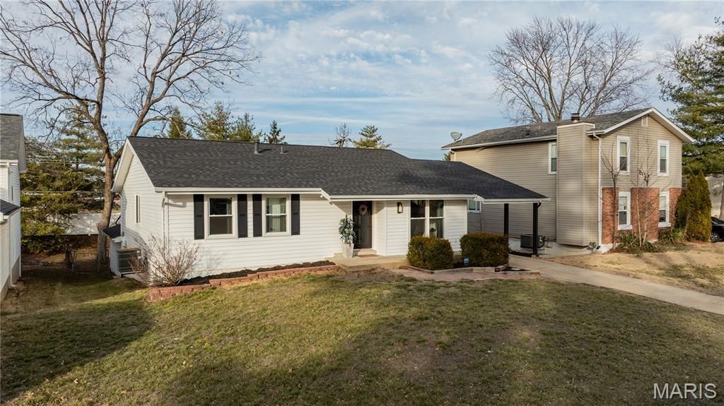 10 Four Winds Drive, Saint Peters, MO 63376 Main Photo