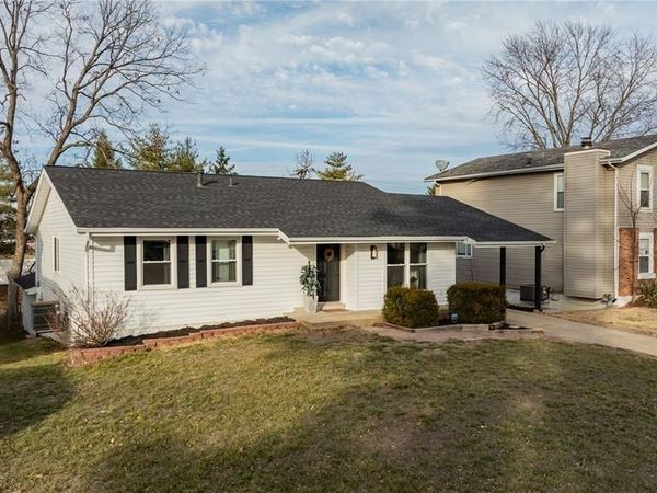 10 Four Winds Drive, St Peters, MO 63376