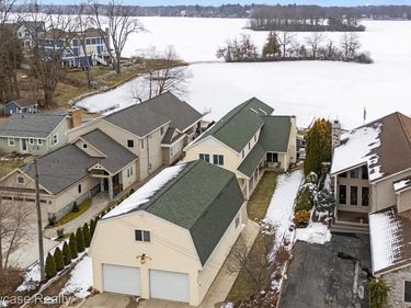 2324 N Duck Lake Road, Highland Twp, MI 48356