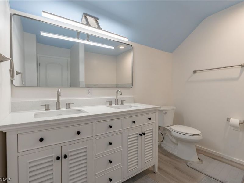 3024 Vega Avenue, Cleveland, OH 44113 Photo 32