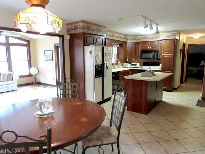 1322 Steele Hill Road NW, New Philadelphia, OH 44663 Photo 4