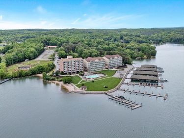 1245 Graves Harbor Trail, Huddleston, VA 24504