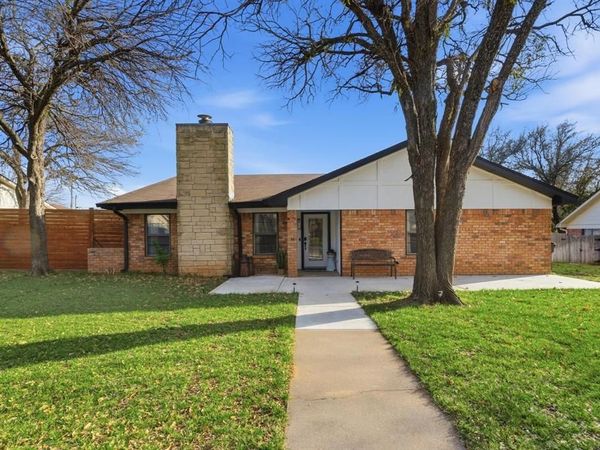1008 Royal Lane, Graham, TX 76450