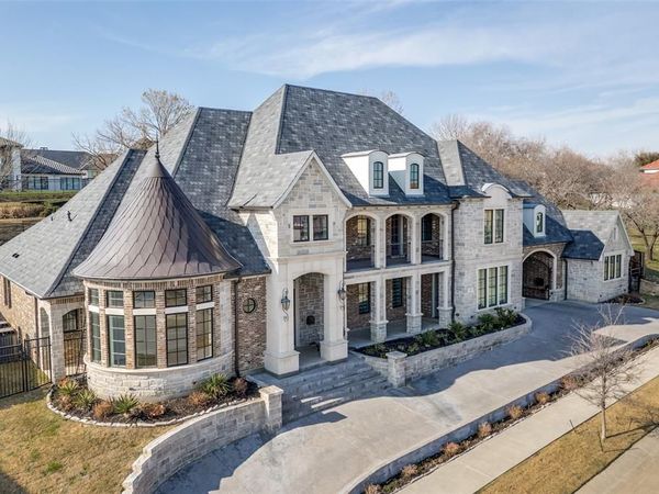 1116 Excalibur Boulevard , Lewisville, TX 75056