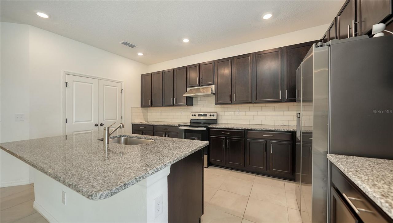 7422 35th Lane E, Sarasota, FL 34243 Photo