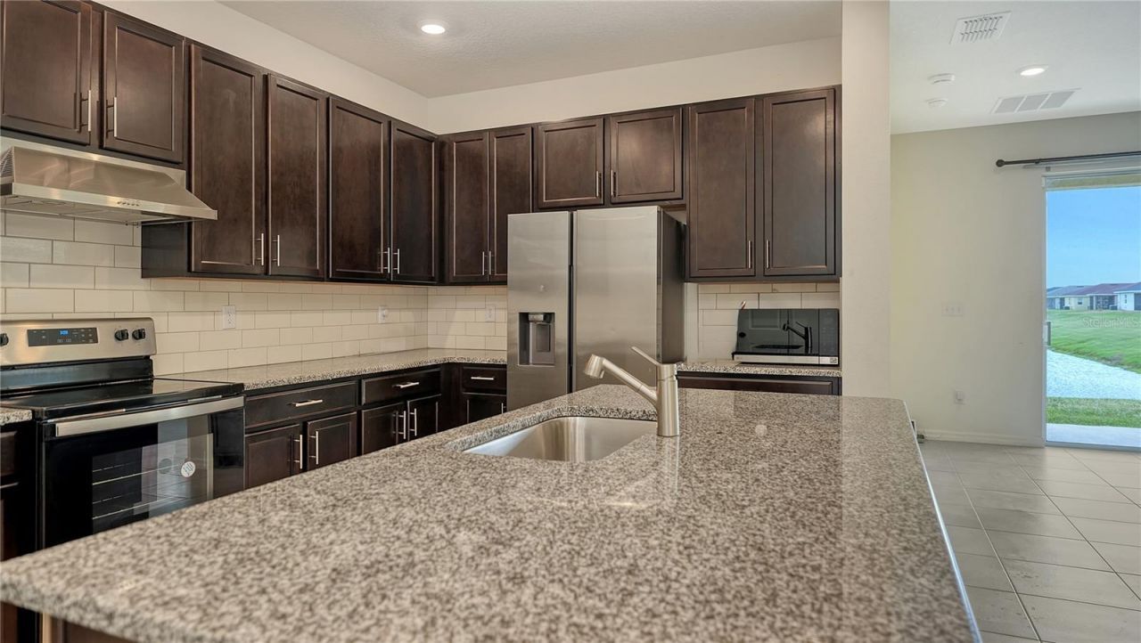 7422 35th Lane E, Sarasota, FL 34243 Photo