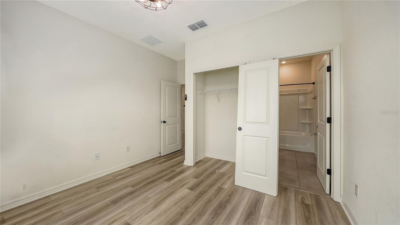 7422 35th Lane E, Sarasota, FL 34243 Photo