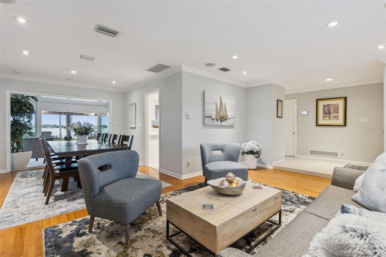 6007 Linneal Beach Drive, Apopka, FL 32703 Photo