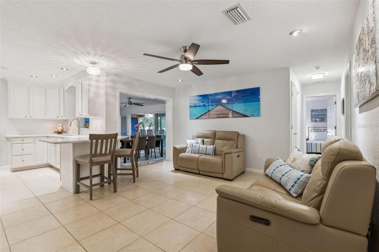 6007 Linneal Beach Drive, Apopka, FL 32703 Photo