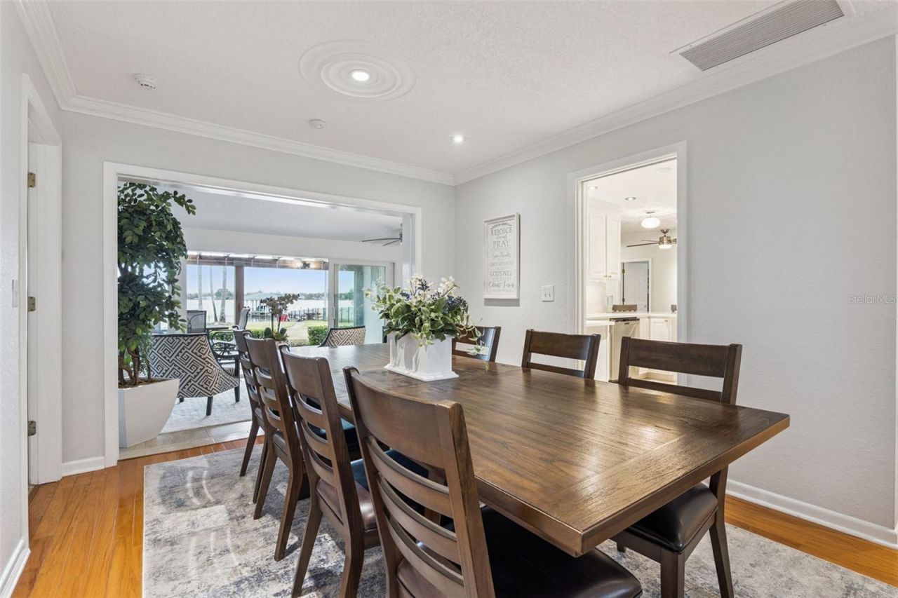 6007 Linneal Beach Drive, Apopka, FL 32703 Photo