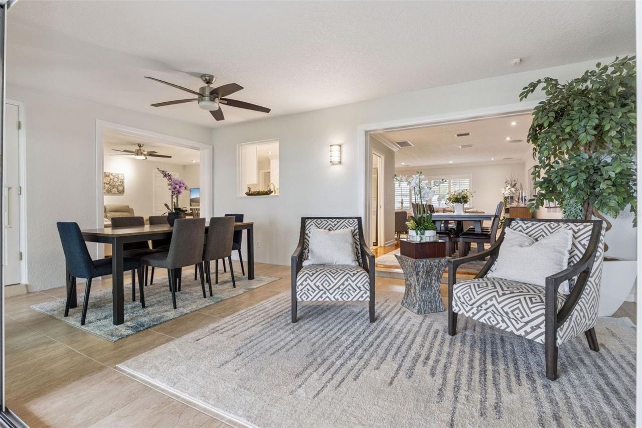 6007 Linneal Beach Drive, Apopka, FL 32703 Photo