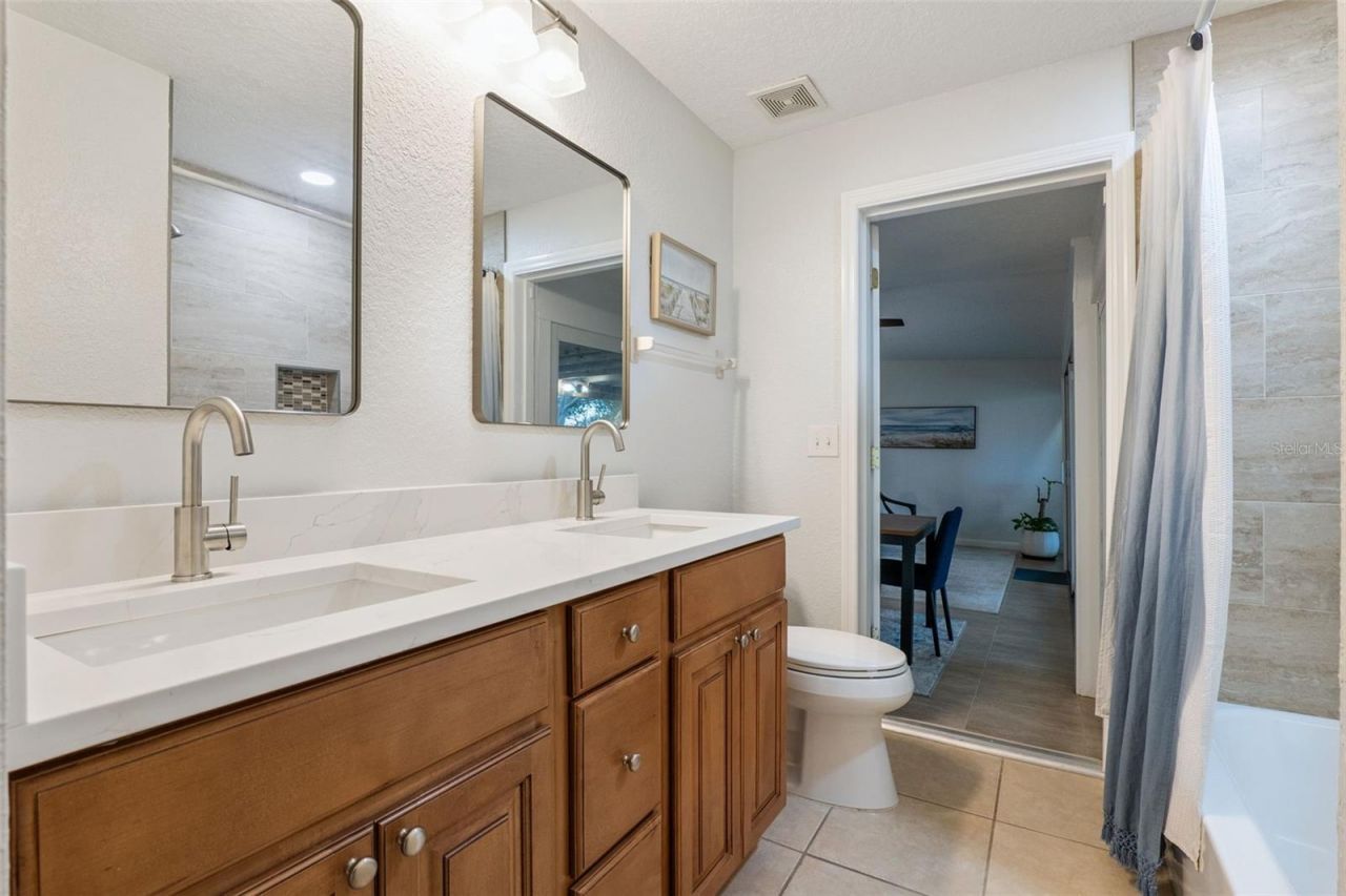 6007 Linneal Beach Drive, Apopka, FL 32703 Photo