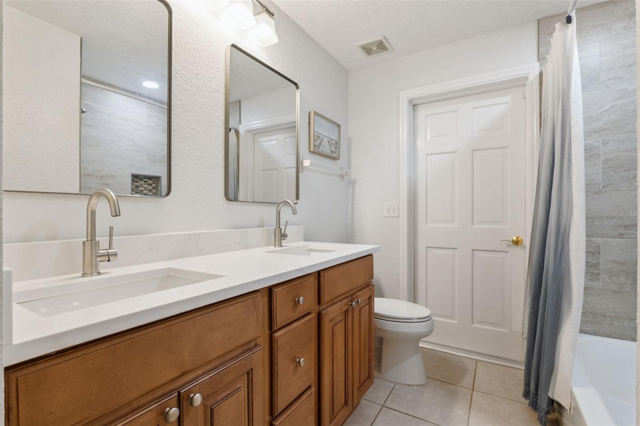 6007 Linneal Beach Drive, Apopka, FL 32703 Photo