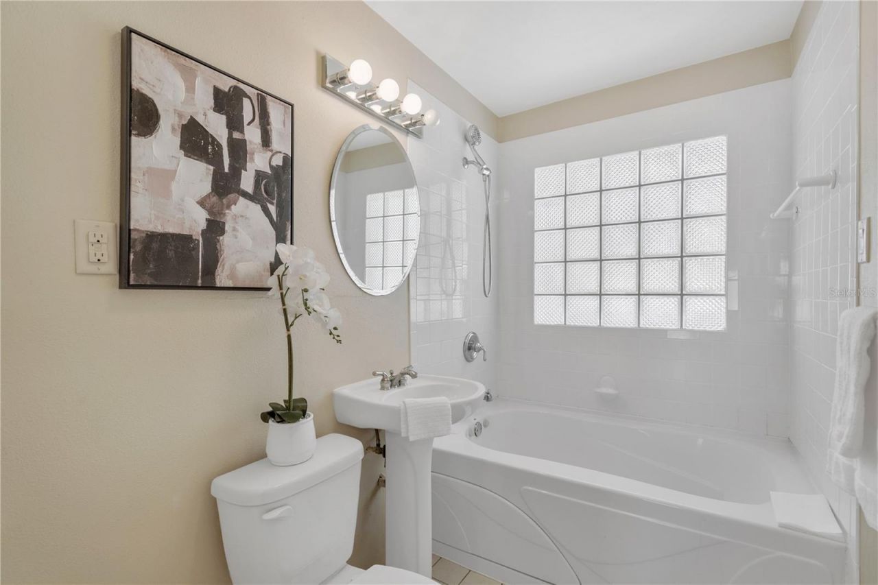 2400 Andalusia Way Ne, Saint Petersburg, FL 33704 Photo