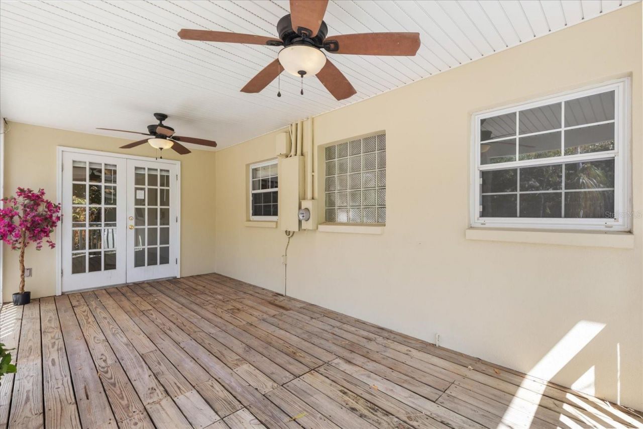 2400 Andalusia Way Ne, Saint Petersburg, FL 33704 Photo