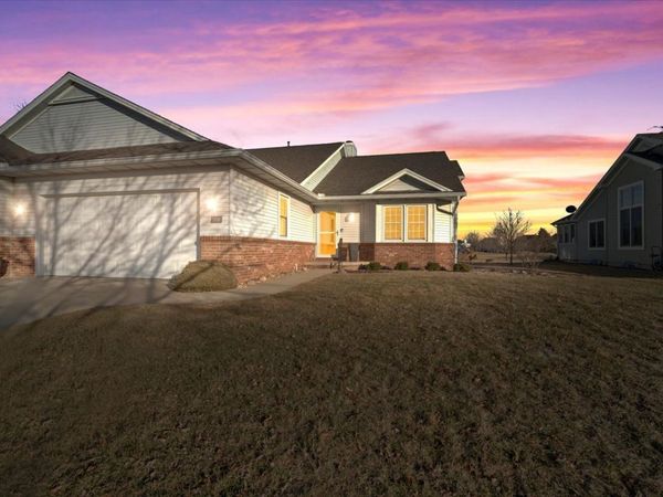 1908 Deer Cove CC Court , Normal, IL 61761