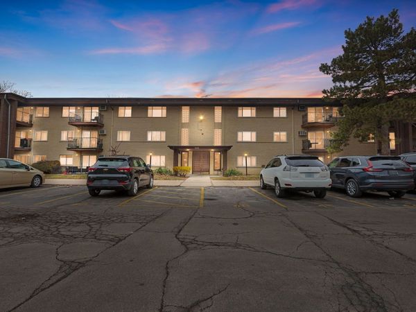 525 S Cleveland Avenue, Unit 208, Arlington Heights, IL 60005