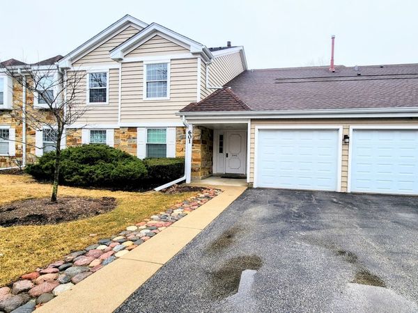 601 Fairbanks Court , Unit V2, Schaumburg, IL 60194