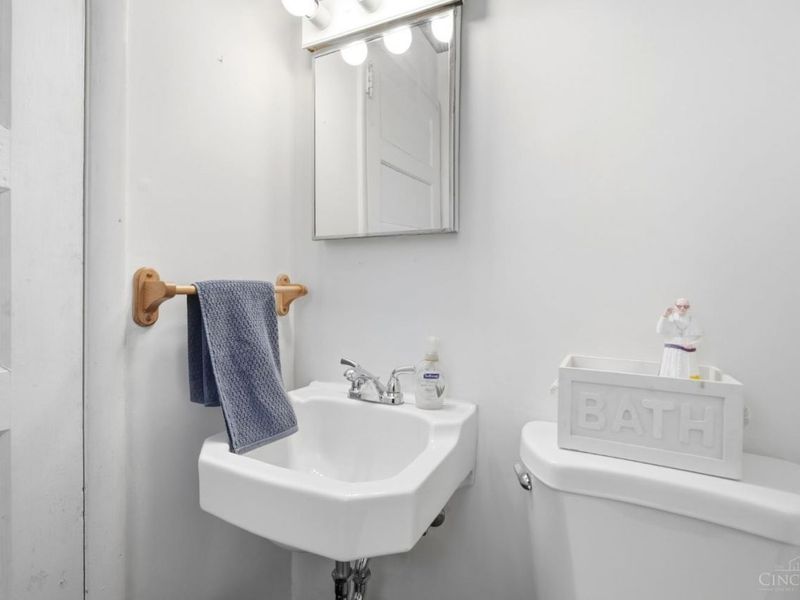 3852 Dakota Avenue, Cincinnati, OH 45229 Photo 27