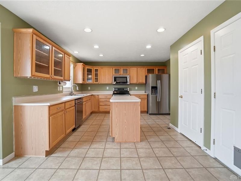 122 Springhouse Drive, Englewood, OH 45322 Photo 18