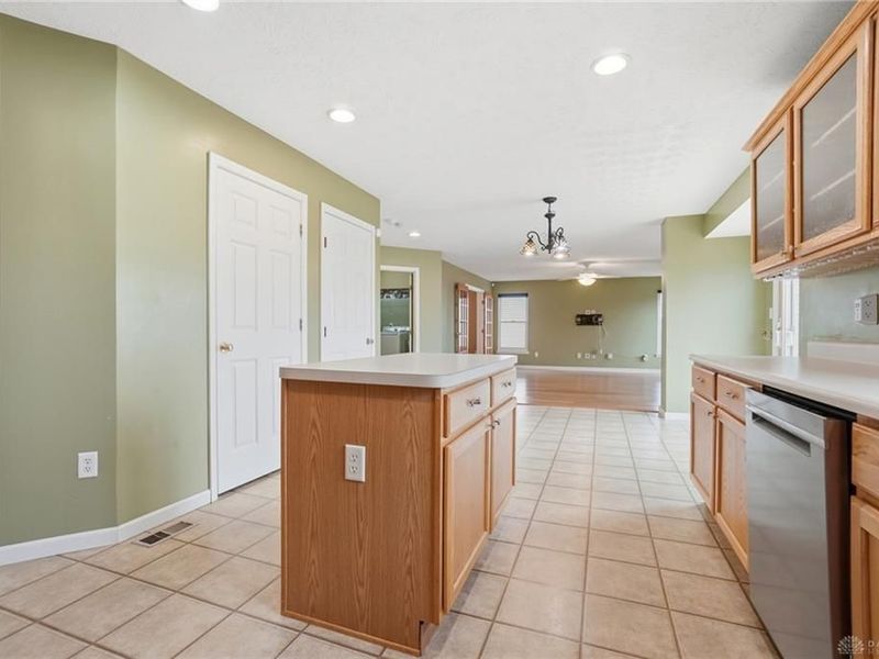 122 Springhouse Drive, Englewood, OH 45322 Photo 24