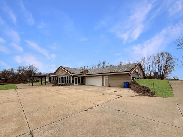 15368 Newbold Street, Indianola, IA 50125