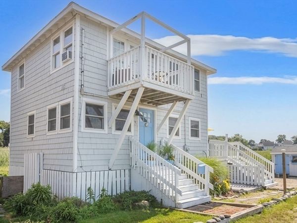 3 Bayview Street, Hull, MA 02045