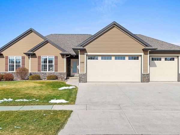 549 PEBBLESTONE CIRCLE, Hobart, WI 54155