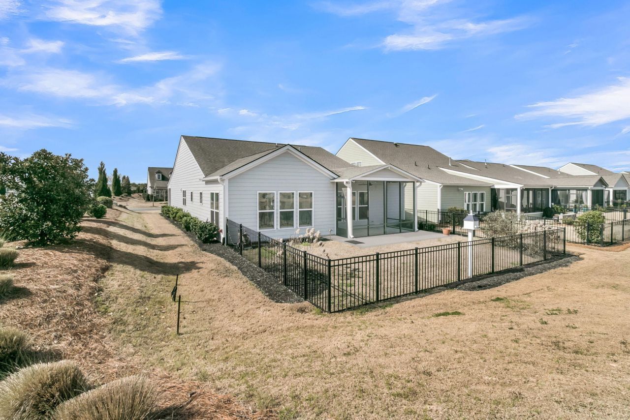 102 Garden Gate Way Photo 42